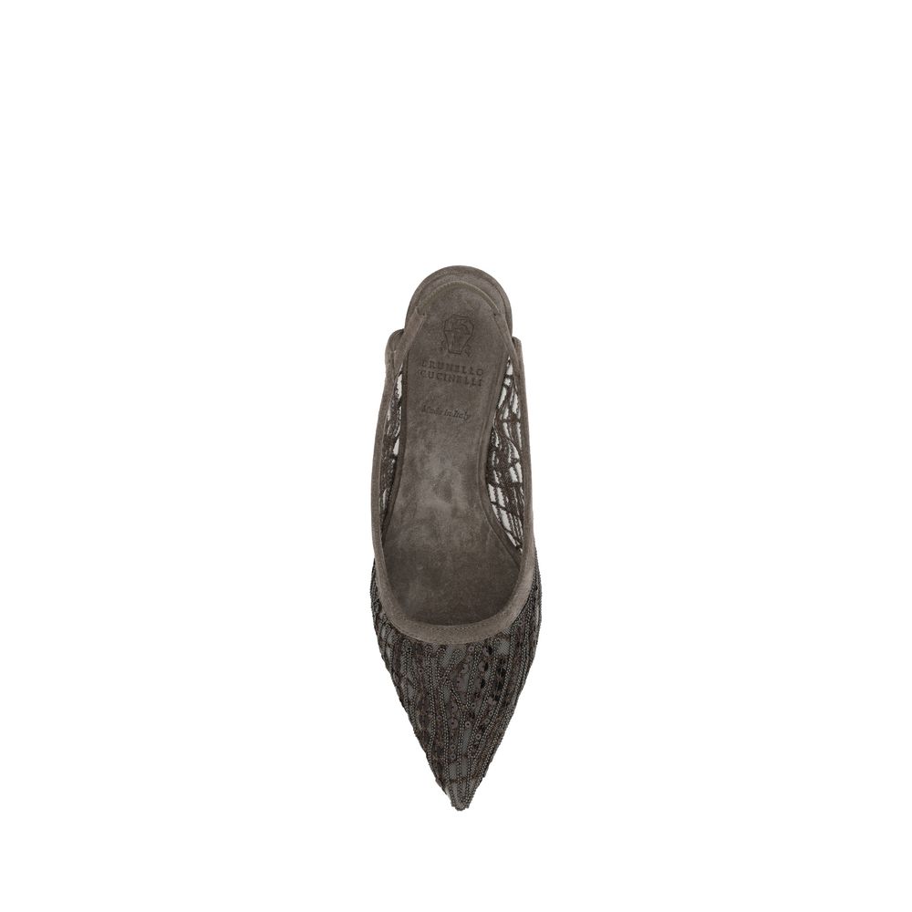 Pumps with iconic embellishments